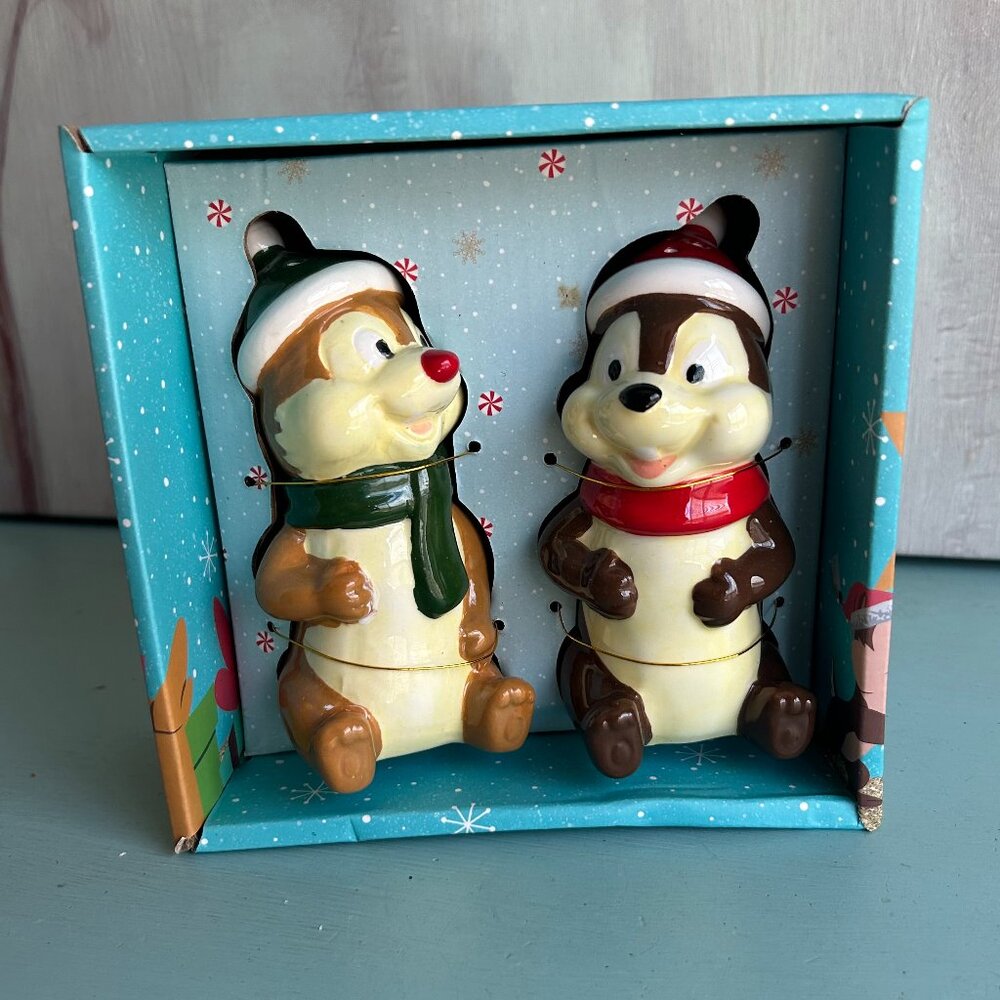 NEW IN BOX Disney Chip & Dale Christmas Chipmunk Salt & Pepper Shakers Ceramic
